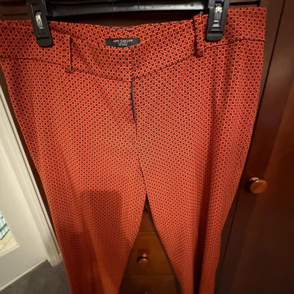 Ann Taylor Women's Red Geometric Cropped Pants